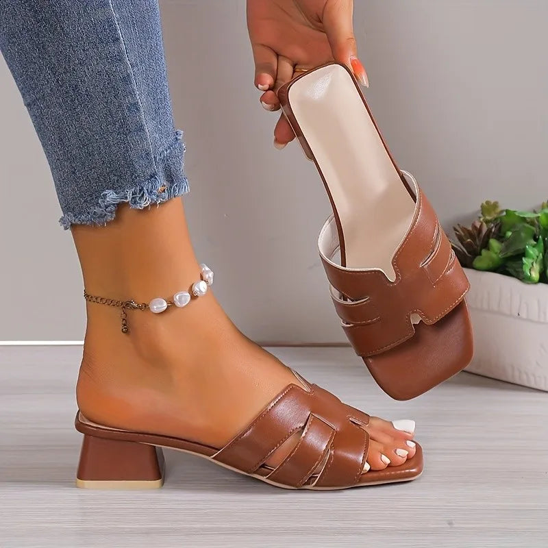 Sandales à talons bas respirantes pour femmes, pantoufles de grande taille, tête carrée creuse, tempérament astronomique doux, mode estivale, nouveau