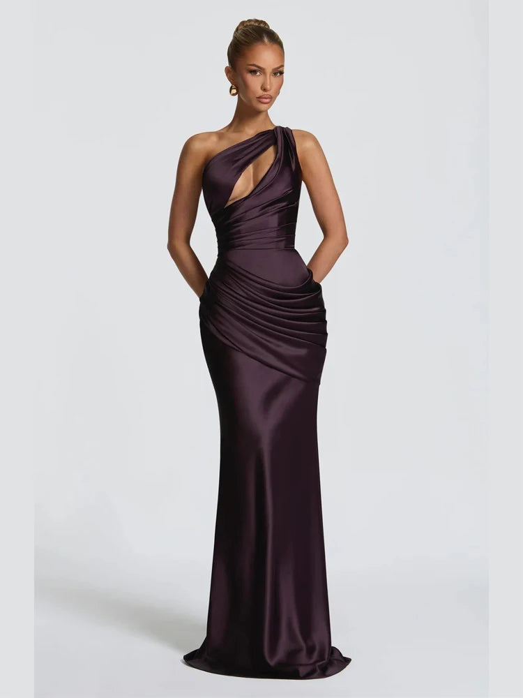 Robe longue plissée unie sexy pour femme, style licou, sans manches, dos nu, cintrée à la taille, fendue, pour soirées d'été 2026