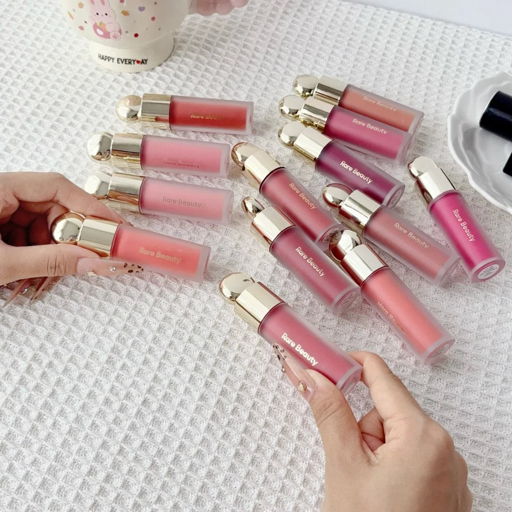 Rare Beauty Soft Pinch Liquid Blush, fini soyeux, léger, respirant, longue tenue, effet repulpant, Hope Love Virtue Happy Wonder Worth