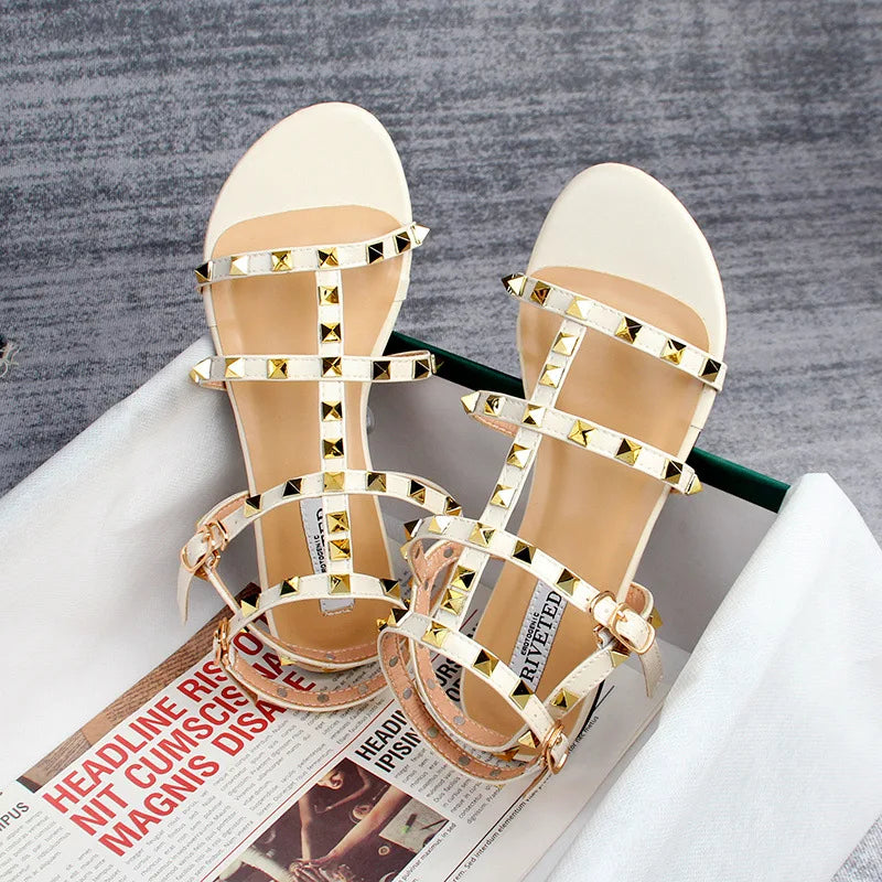 Sandales d'été pour femmes, chaussures plates décontractées pour dames, style simple, design rivet à la mode, pour la marche et le shopping, grande taille 41-43
