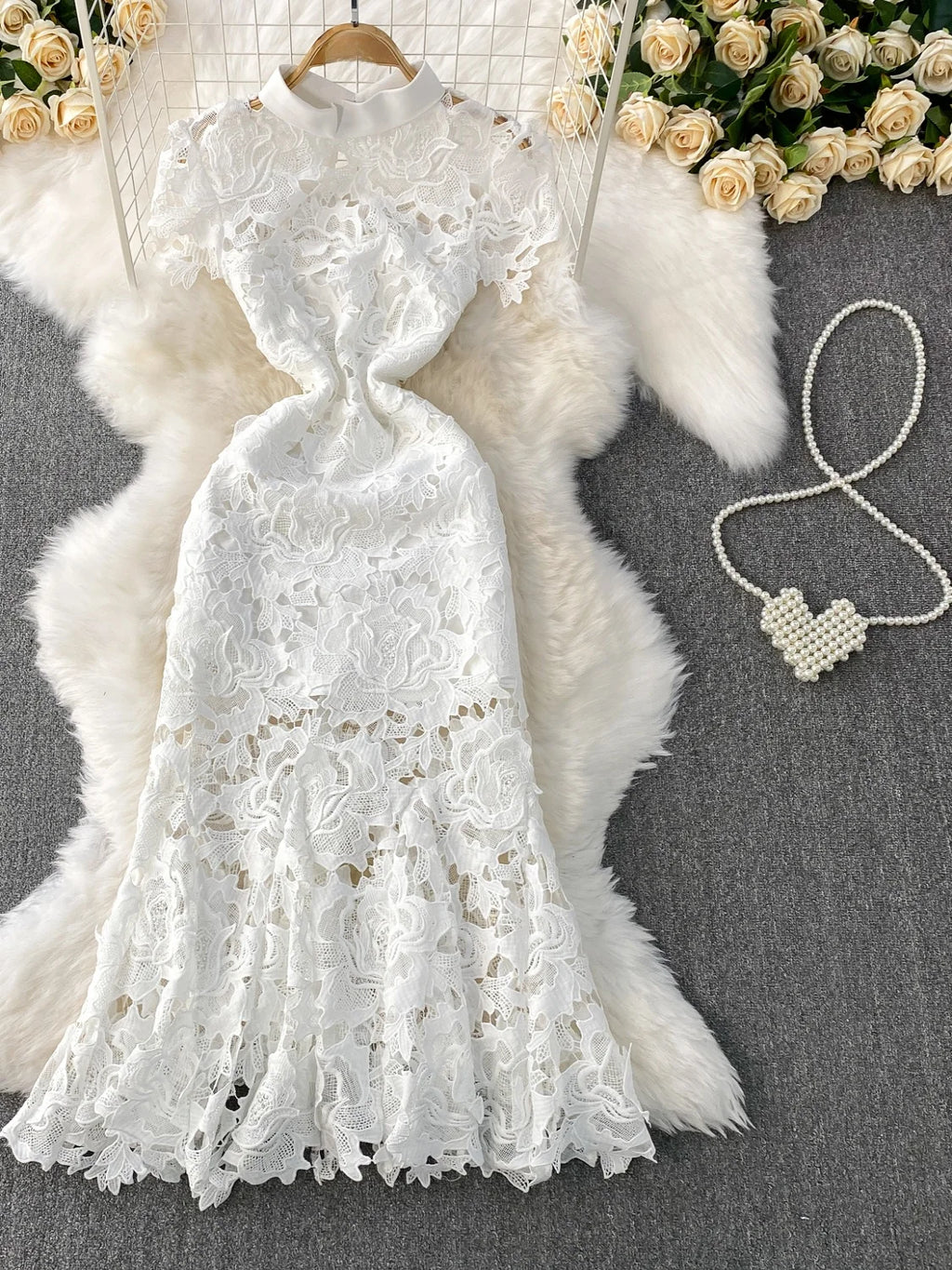 Nouvelle Robe Longue d'Été pour Femme, Style Coréen, Col Montant, Taille Haute, Coupe Ajustée, Effet Amincissant, Manches Courtes en Dentelle, Coupe Sirène, Idéale pour le Bureau