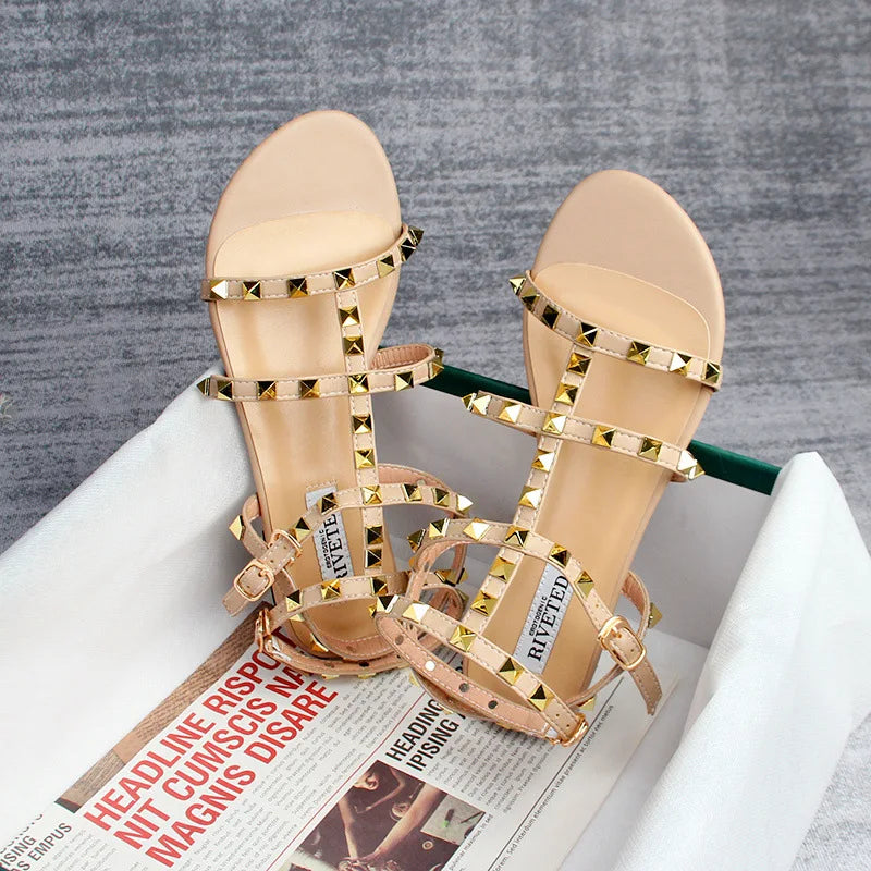 Sandales d'été pour femmes, chaussures plates décontractées pour dames, style simple, design rivet à la mode, pour la marche et le shopping, grande taille 41-43
