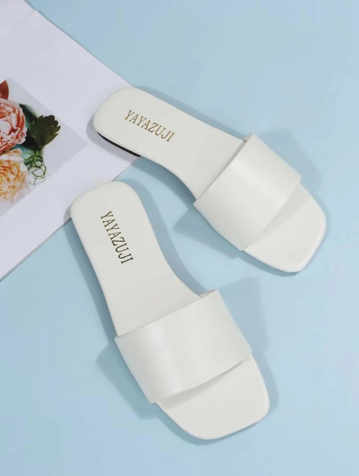 Sandales de mode pour femmes 2026 Nouvelles chaussures plates d'été à bout carré, mules d'intérieur et de rue pour filles, claquettes de plage grande taille