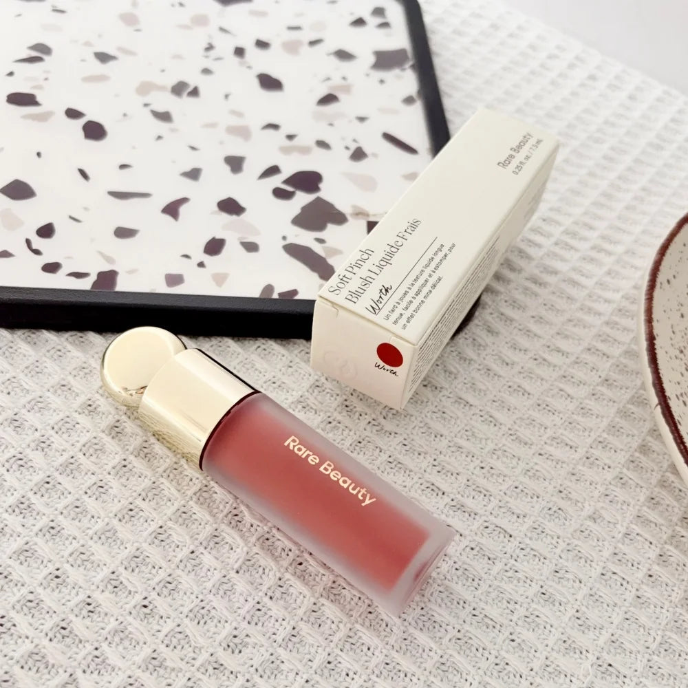 Rare Beauty Soft Pinch Liquid Blush, fini soyeux, léger, respirant, longue tenue, effet repulpant, Hope Love Virtue Happy Wonder Worth