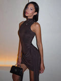 Mozision col roulé sans manches Sexy Mini robe pour les femmes mode irrégulière froncé débardeur Femme élégant Club robe de soirée