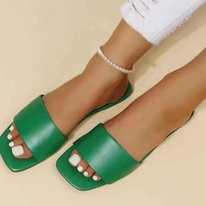 Sandales de mode pour femmes 2026 Nouvelles chaussures plates d'été à bout carré, mules d'intérieur et de rue pour filles, claquettes de plage grande taille