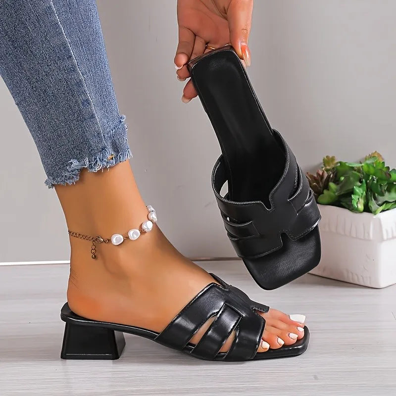 Sandales à talons bas respirantes pour femmes, pantoufles de grande taille, tête carrée creuse, tempérament astronomique doux, mode estivale, nouveau